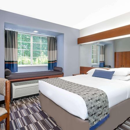 Microtel Inn & Suites By Wyndham Бремен Экстерьер фото