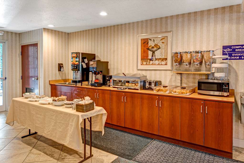 Microtel Inn & Suites By Wyndham Бремен Удобства фото