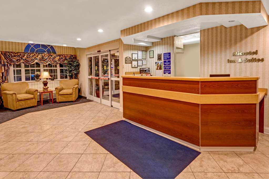 Microtel Inn & Suites By Wyndham Бремен Интерьер фото