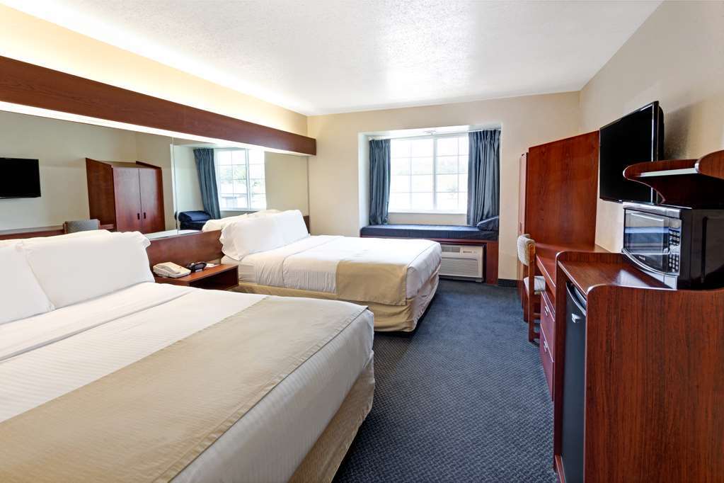Microtel Inn & Suites By Wyndham Бремен Номер фото